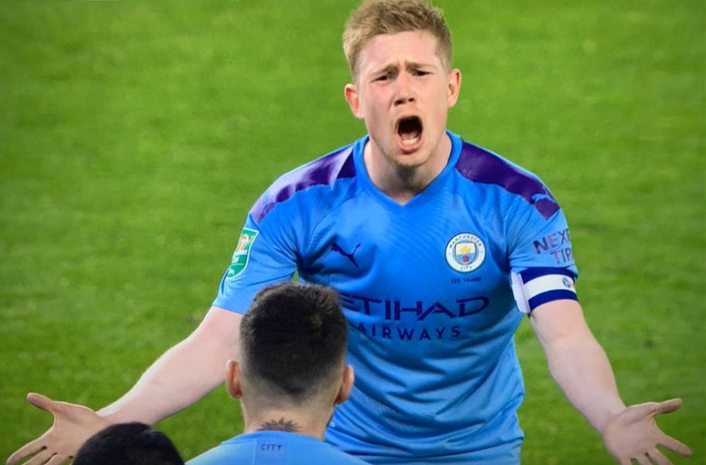 范戴克第72次以队长身份代表荷兰队出场，超越德波尔队史第一