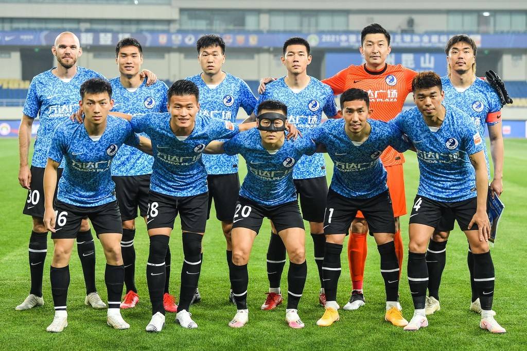 重创！皇马悍将伤缺两月 巴尔韦德或被迫改踢右后卫